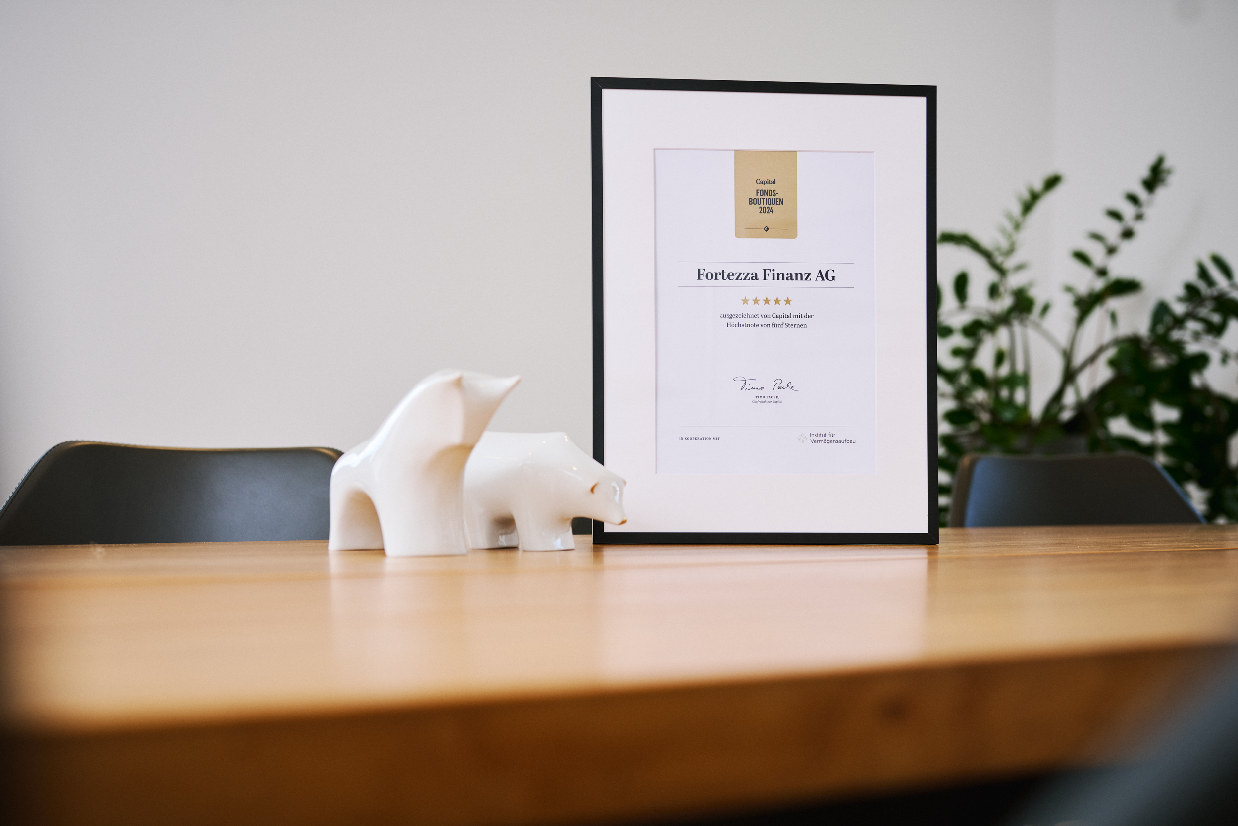 Urkunde über die Auszeichnung vom Wirtschaftsmagazin Capital für Fortezza Finanz AG